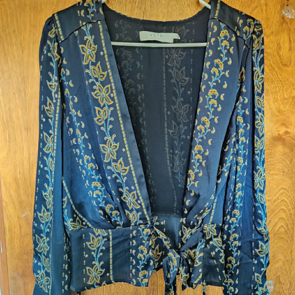 Women's Kimi V Neck Long Sleeve Crossover Top